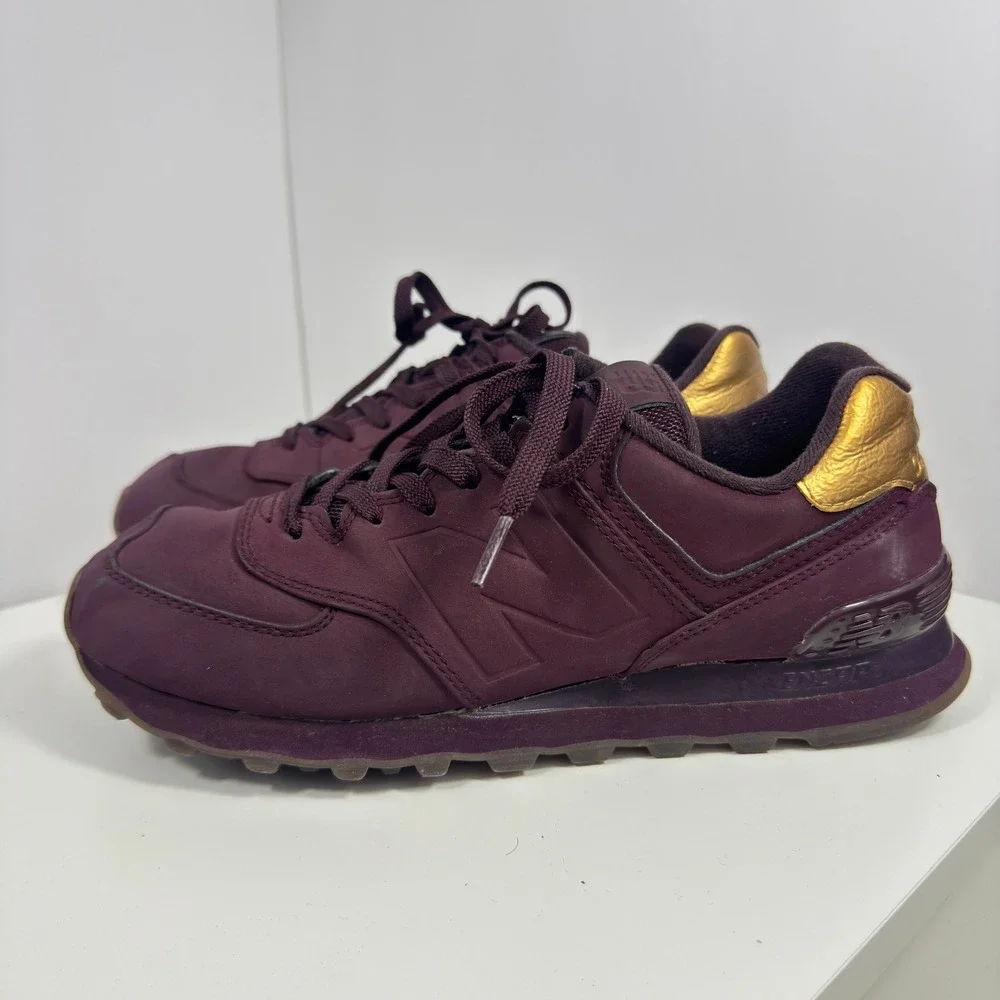 New Balance‎ 574 Molten Maroon Men 8.5 Maroon Gold Sneaker ML574MTC